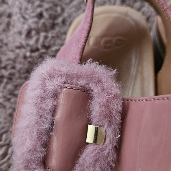 UGG sandals size 6 - Picture 4 of 6